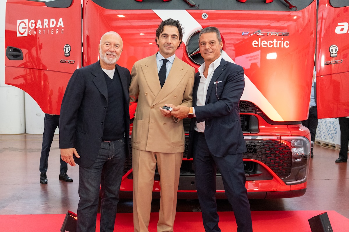Logistica a zero emissioni: l’eActros 600 entra in servizio per Arcese e Cartiere del Garda
