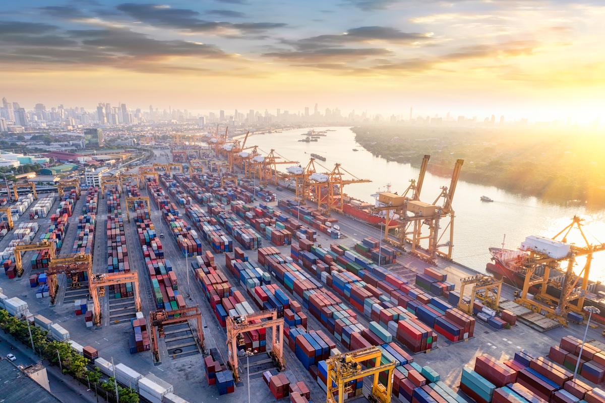 Il paradosso dei dazi: l’effetto front loading che alimenta il caos nei commerci globali