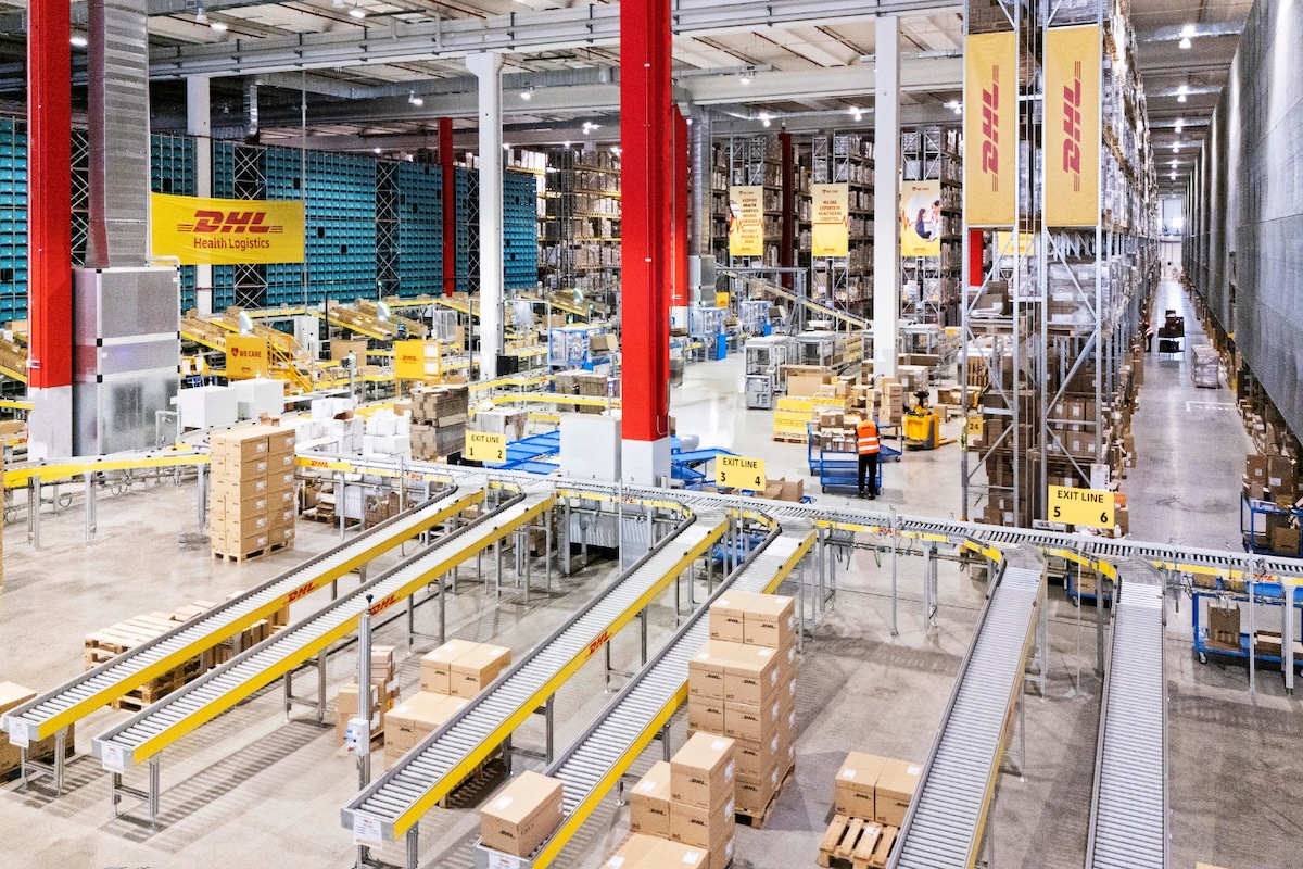 Robot, sostenibilità e innovazione: DHL rivoluziona la logistica farmaceutica