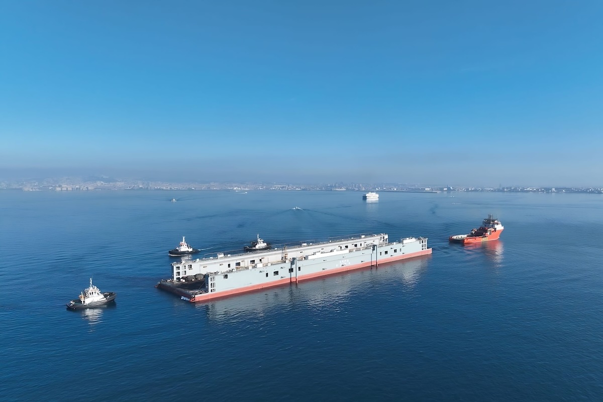 Porto di Napoli: operativo un nuovo grande bacino di carenaggio galleggiante