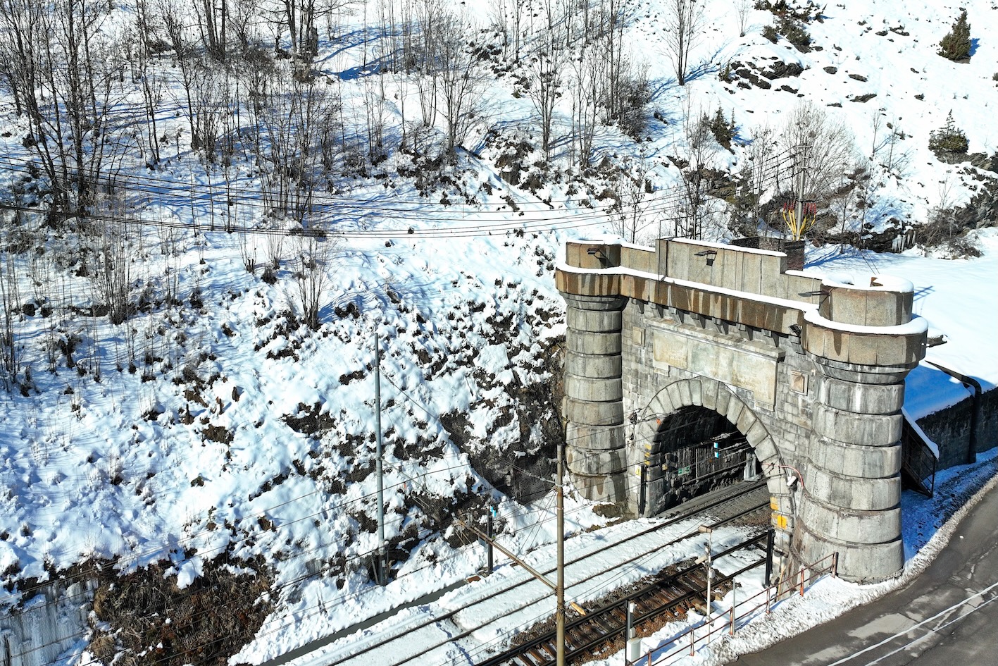 Frejus, la ferrovia torna a fermarsi: frane sul versante francese bloccano i treni