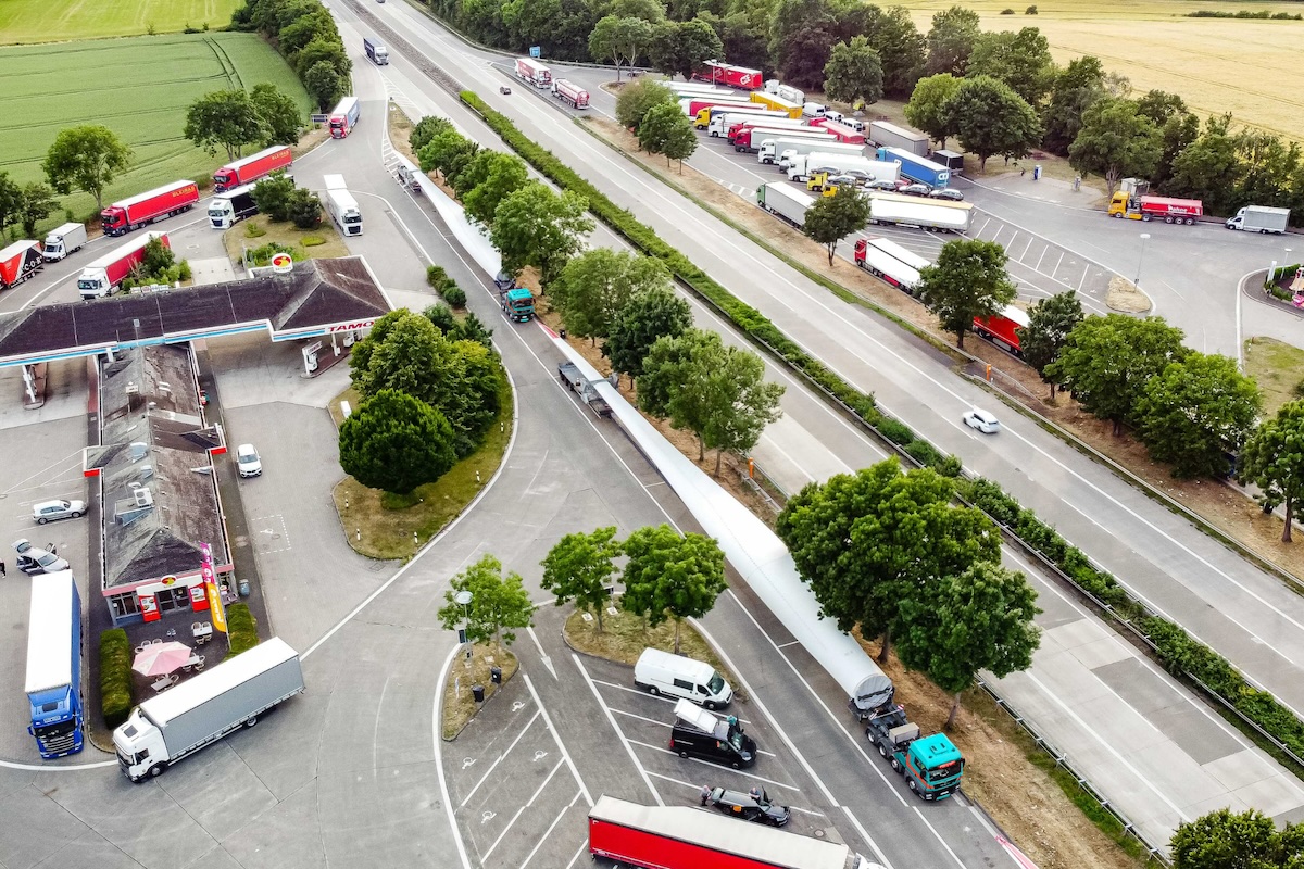 Nuova soluzione di Gruber Logistics per decarbonizzare i trasporti eccezionali
